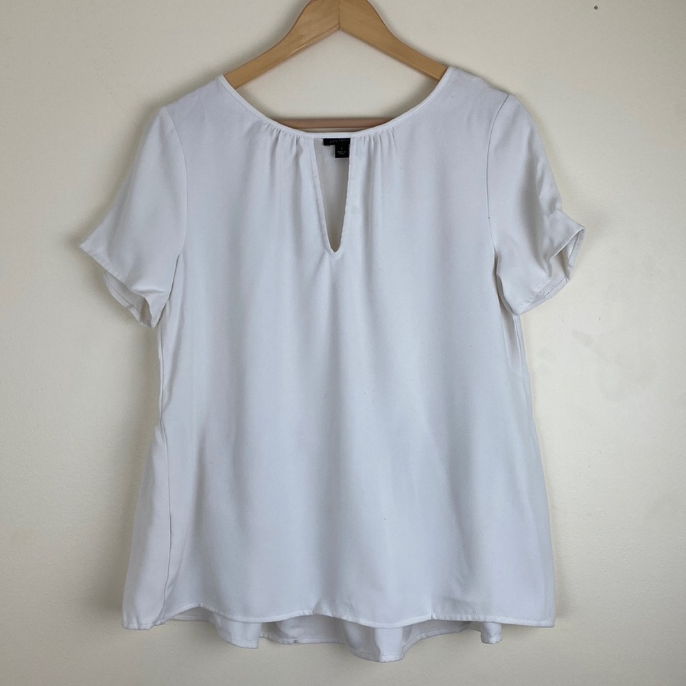 Ann Taylor Woman’s Size Small Short Sleeve Blouse White Pleated Peplum type back